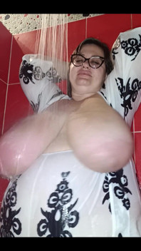 Showering Tits