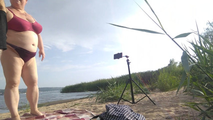 Zona901: Blowjob dan muncrat di mulut di pantai