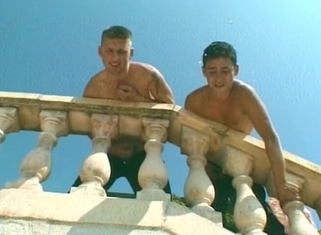European Classics: Bruna ninfomane scopata in gang accanto alla piscina