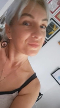 Hot Mom Tongue Teasing Ready for Hot Action