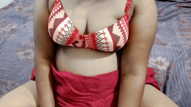 Puja_bhabhi0: India milf madrastra enseña a su hijastro a follar