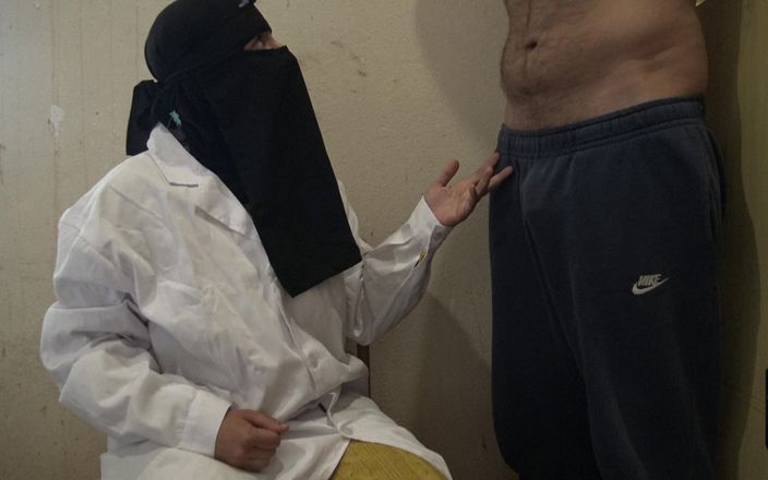 Souzan Halabi: 恥ずかしがり屋の男の子は、イスラム教徒の看護師が彼のチンポに触れるとショックを受けます