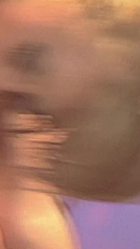 La segretaria bionda si fa rompere il culo dal diavolo.