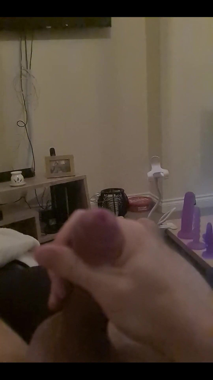 Englishtom20vip: Così tanta sborra vuoi che ti riempia chiedi