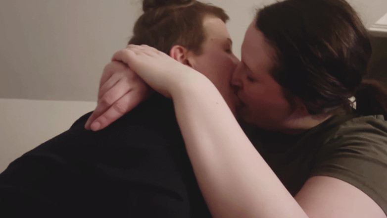 Thekookiejar: Tomboy vän från armén knullar gift par