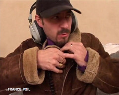 French Family Secrets: ピアノ(またはフルート?)この非常に意欲的な生徒のためのクラス!