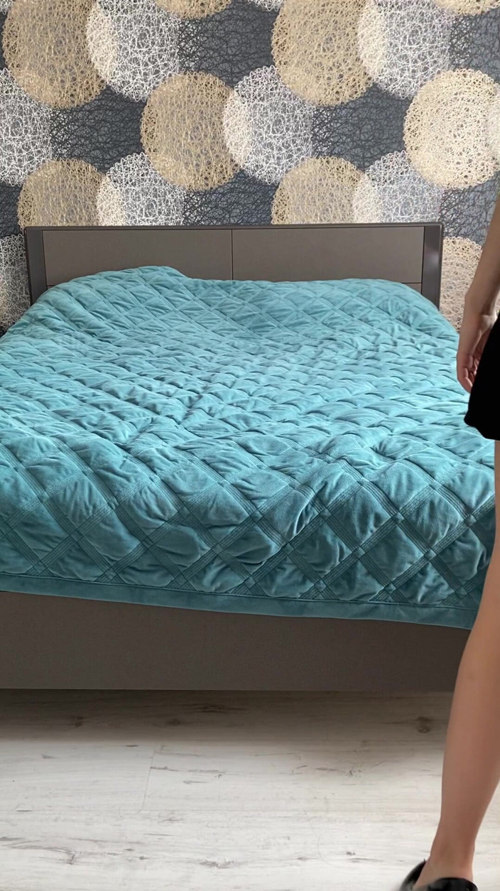 Princess Monica: JOI, Legs Tease, Modeling, Cum Countdown