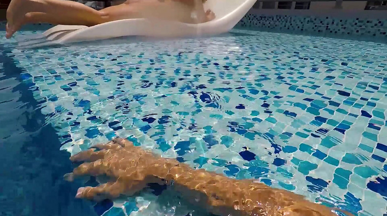 Chokobanana: Si jalang ini menjemput saya di biliknya