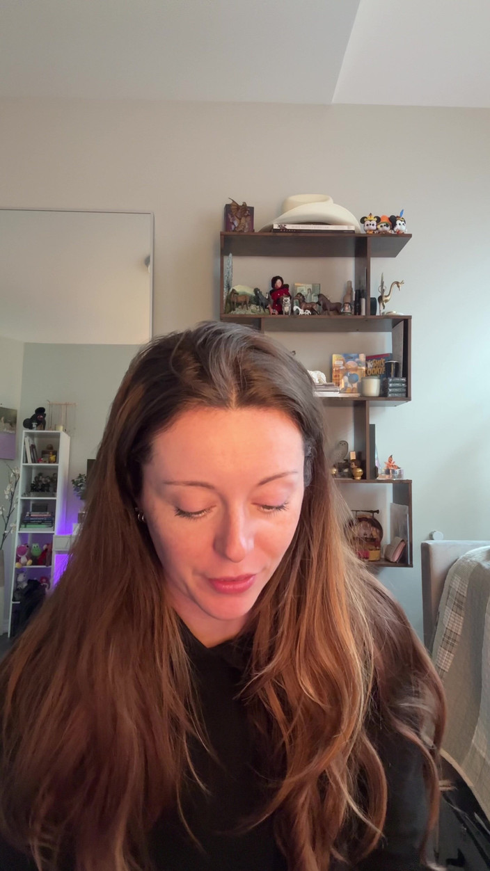 Nadia Foxx: Une bombasse canadienne prend son pied en voiture !