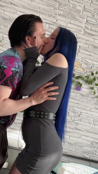 Mavi Saçlı Seksi Elbiseli Bebekle Aldatmak Şu Şekilde Sona Erdi