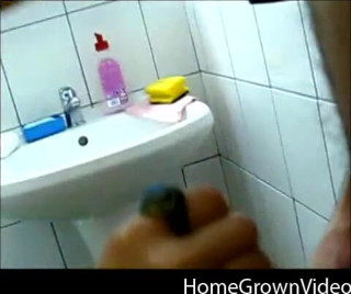 Homegrown Oral: Jenny and Hector shoot a porn in the bathroom