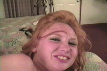 Tight little babes: Culona mujer caliente con grandes tetas es follada por detrás...