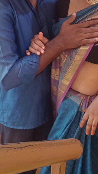 धोखेबाज गृहिणी सीढ़ियों में रोमांस करती है