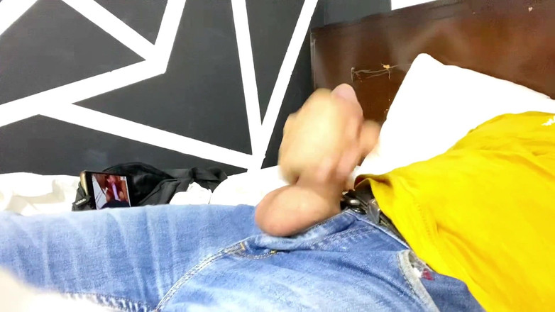 Latin mature king: Con cu to giữa quần áo