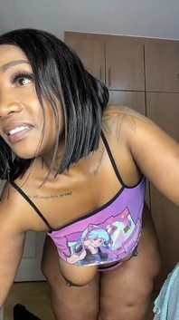 Ébano grandota hace striptease & twerking