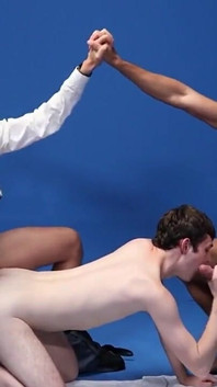 Espectáculo de juegos porno: ¿Pueden recrear estas posiciones sexuales?
