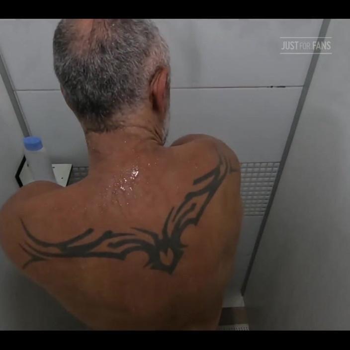 Mike Gross: Dusche nach dem training