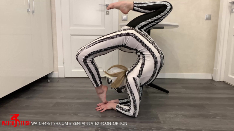 Gymrotic: Schlangen-dildo-penetration