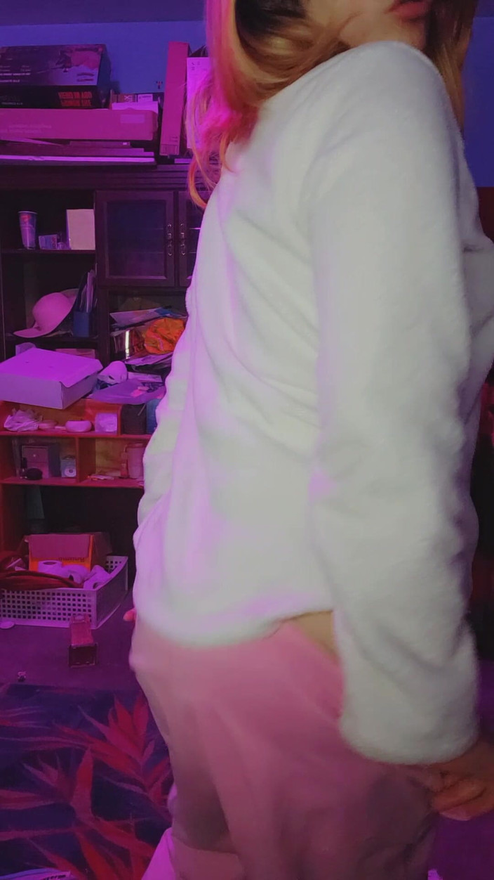 Crystal Phoenix: 你喜欢我的新内衣吗？