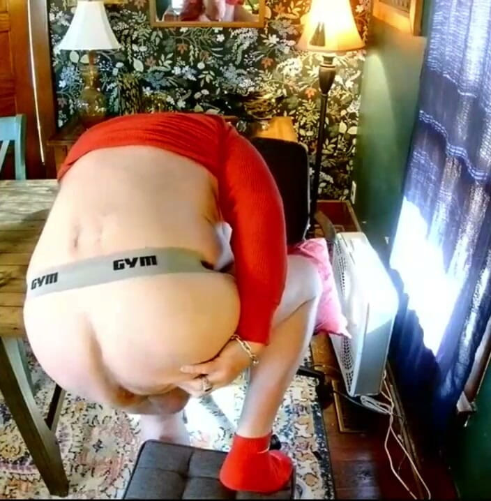 beardaddychub: Jerking with Hungover Friend!
