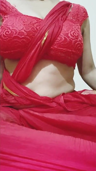 Desi bhabhi rossa sari cazzo duro