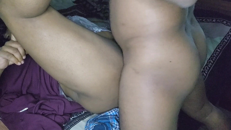 Banglavabi: Дезі мусульманська тітонька в хіджабі трахає тугу пизду, красива зведена тітонька має секс відео