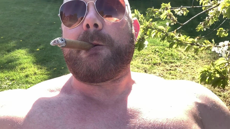 Jack stacked: Kouření mého doutníku venku v letním žáru