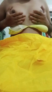 Gaurisissy gay indiano sesso XXX in Lehenga gialla
