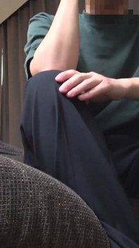 Kanon - application de rencontres, drague n ° 16 : une fille masseuse à gros nichons et moelleux s’excule pendant un massage