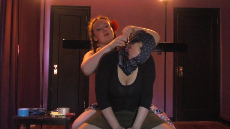 Selfgags classic: La padrona Kailey in gola con il suo schiavo! (Episodio 2 di 2)