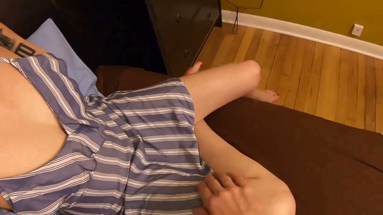 Eros POV - Liberated Eye: Lindas meninas masturbam o pau do padrasto