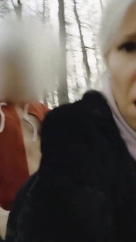 Tinder'dan rastgele adamla yürüyüşte riskli halka açık sikiş