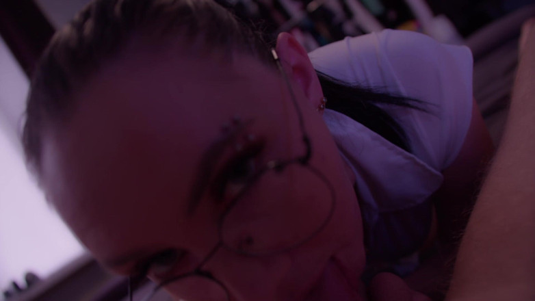 Alexa and Alex Moore: Slut Gives Deepthroat Blowjob