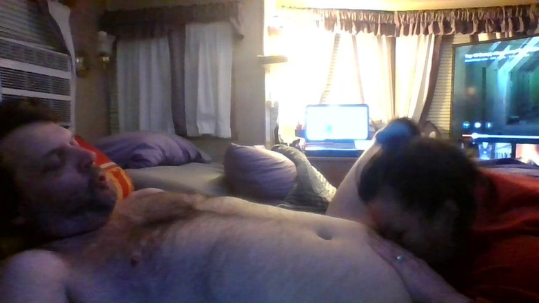 BI_BHC_COUPLE: Manželka mi dává hlavu