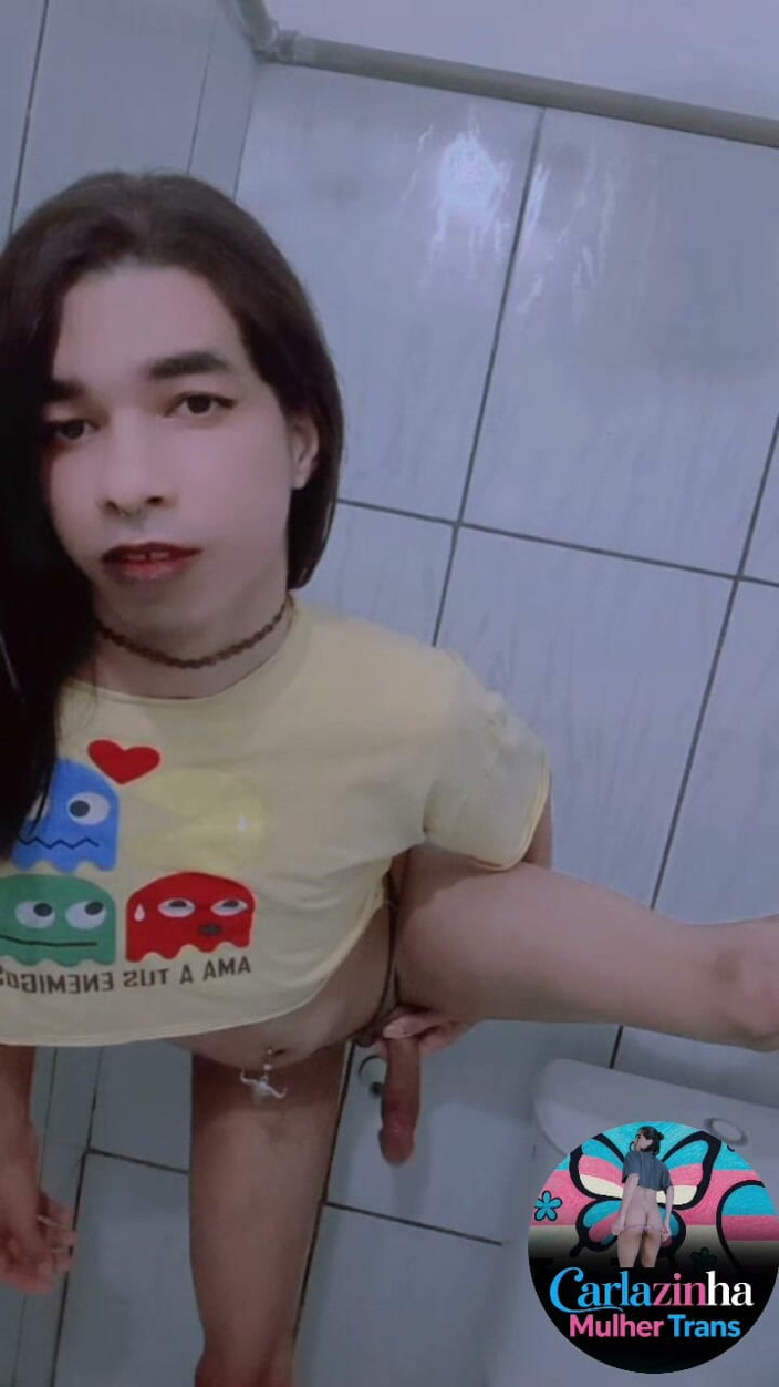 Srta. Carla: Carlazinha Safada Naked on Her Knees Asking for Cum on...