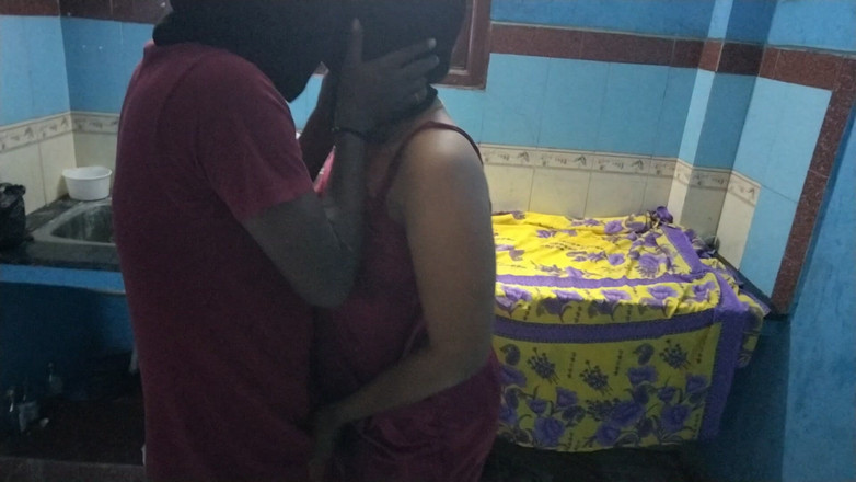 Tamil lesbian: Sexo caliente en la cocina