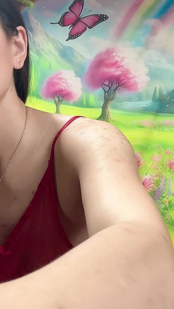 sweethanajapanese: Hana Schminkt Haare, Um Den Neuen Tagjob Zu Starten
