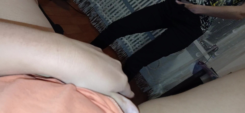 Lesbian-candys: Chúng tôi bí mật thủ dâm vào ban đêm để cha mẹ...