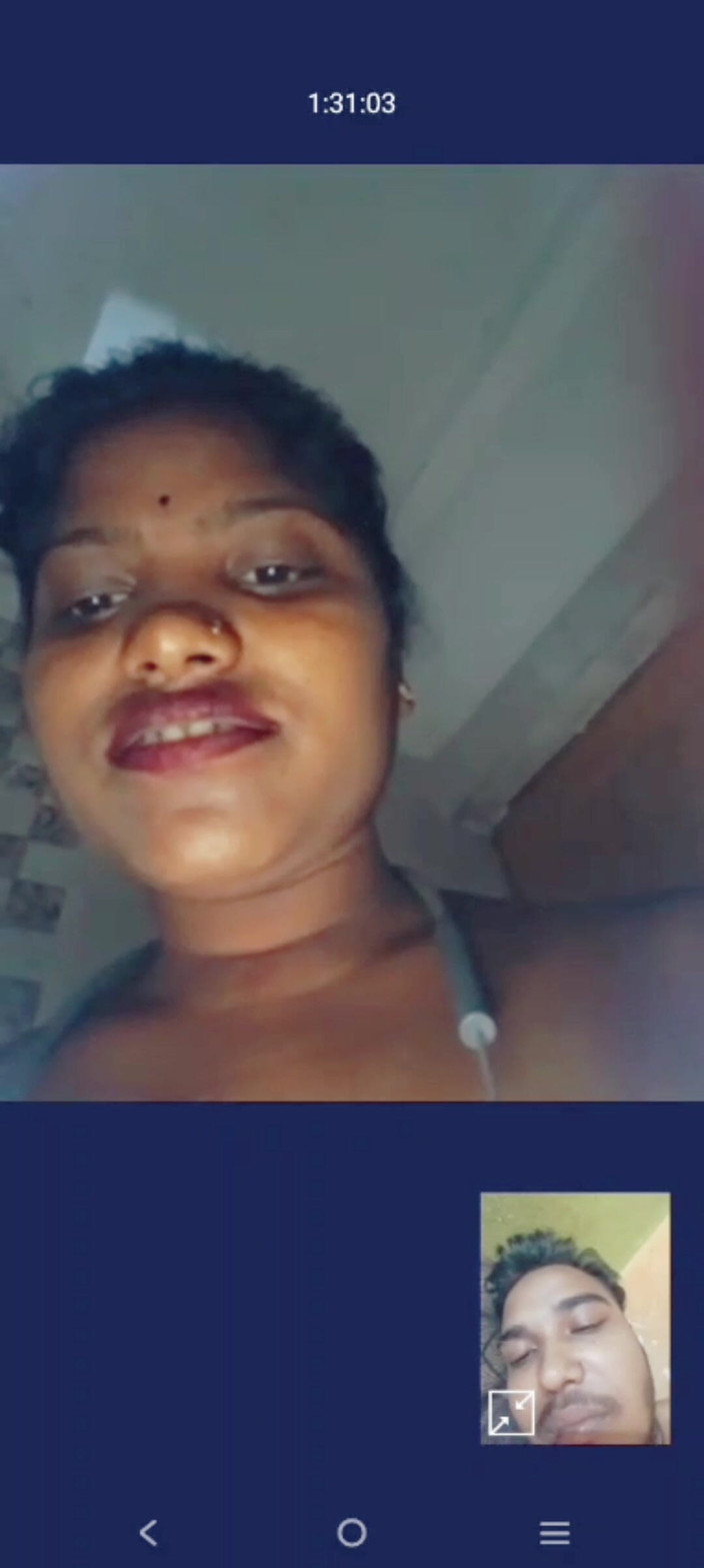 Indian porngirl: ホットセクシーな妻が彼氏とのビデオ通話サービスでファック
