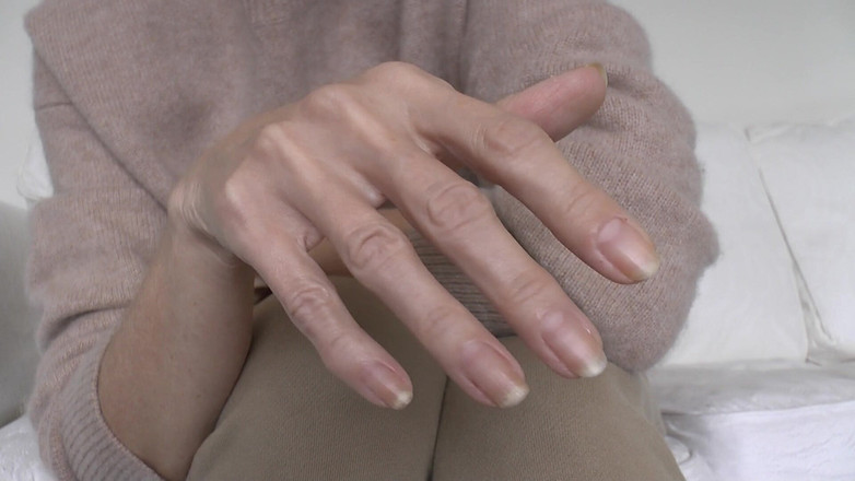 Lady Victoria Valente: Mani ed unghie bellissime ed eleganti presentate da Lady Victoria...