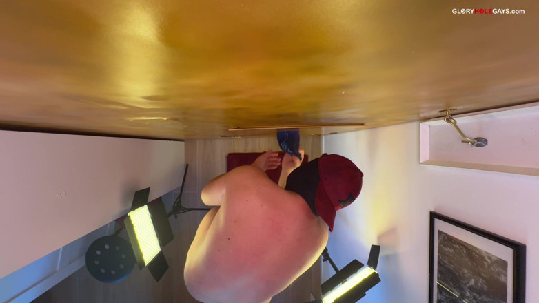 GLORYHOLEGAYS: Bite De Papa Sexy, Je Vais La Sucer Au Gloryhole...