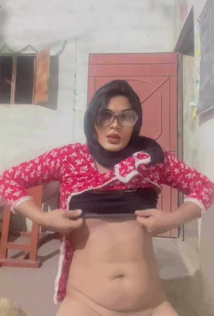 Apple00001: Tolong kencingin aku dong