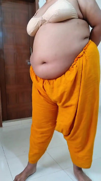 Arabian Collage Girl Morning Workout!