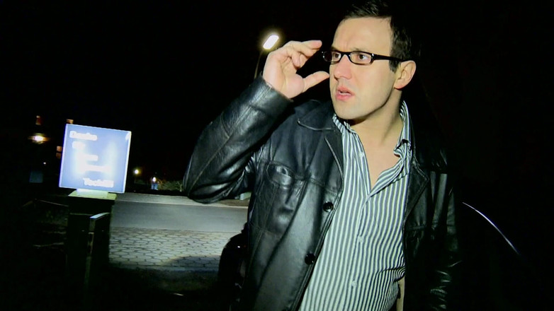 Horny girls want to fuck: Bomba Bionda Prende in Giro Con Un Cazzo in Un'auto...