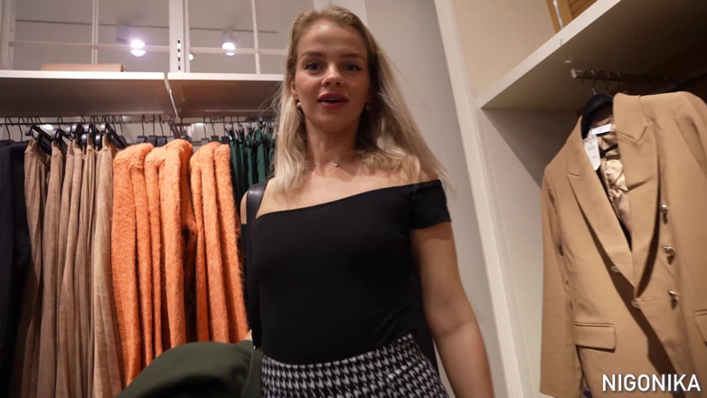 NIGONIKA: Plný - učitel se setkal se studentem v obchodě s oděvy...
