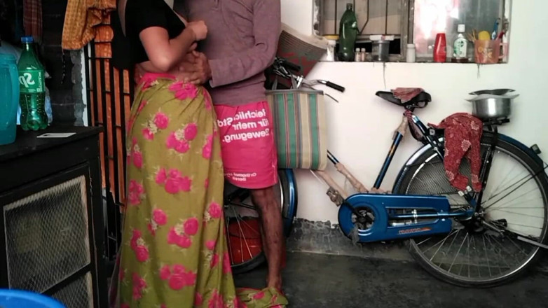 Fantacycutting: When Village Bhabhi Was Alone in the House, Neighbor Brother-in-law...