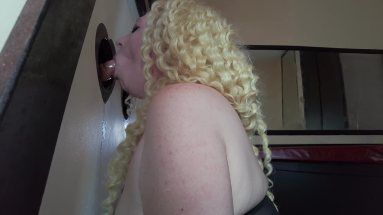 BuxomBrits: Dirty British Blonde Tried Out the Glory Hole
