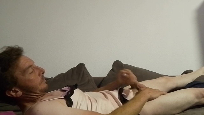 Leatransteen: Lars Damberger 穿着缎面睡衣自慰