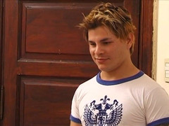 Bi All Means: Jonge kerel wil het poesje en de kont van een...