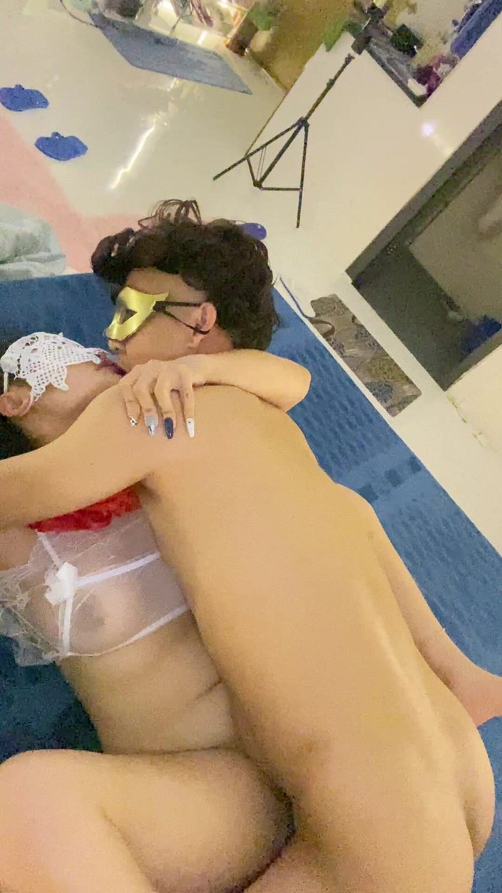 MiuBabee: Zamiloval se do bludící se dívky, je velmi hýčkaný